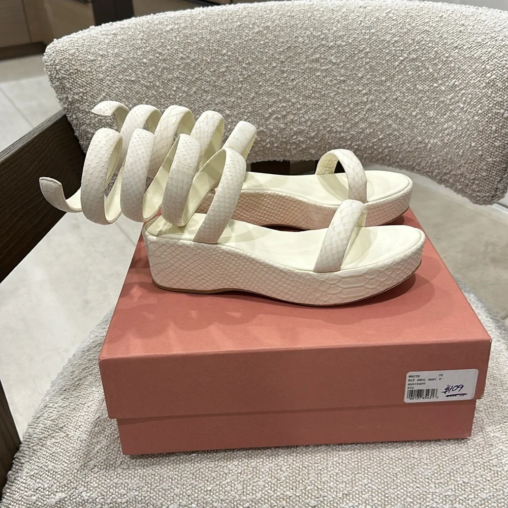 Cult Gaia sandals - Picture 2 of 11